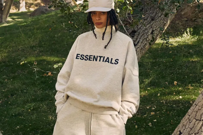 Essentials Hoodie UK: The Streetwear Staple Everyone Wants