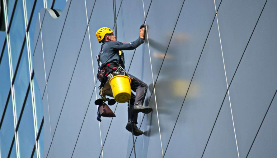 How Facade Cleaning Enhances Curb Appeal and Safety