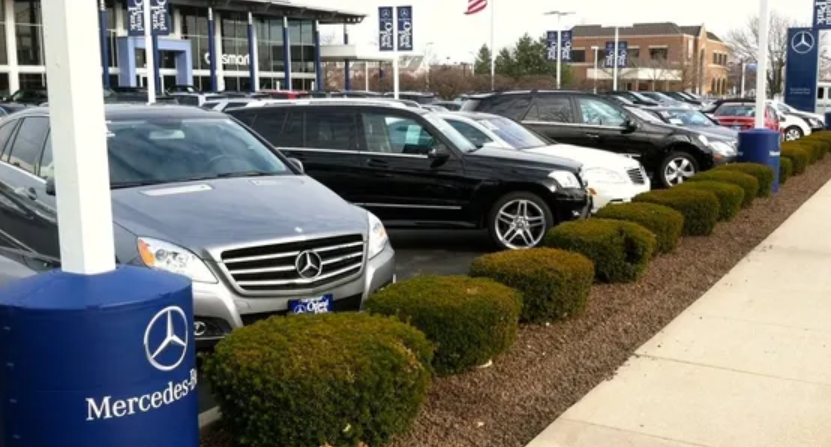 Key Factors to Consider When Selecting a Parking Lot Pole Base