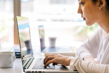 Why Businesses Are Turning To AI Speakers For Competitive Advantage